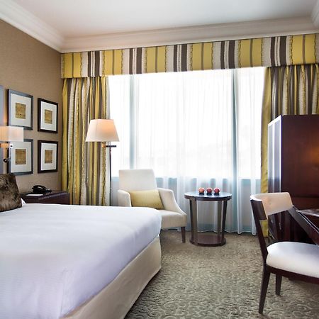 Mövenpick Grand Al Bustan Hotell Dubai Exteriör bild