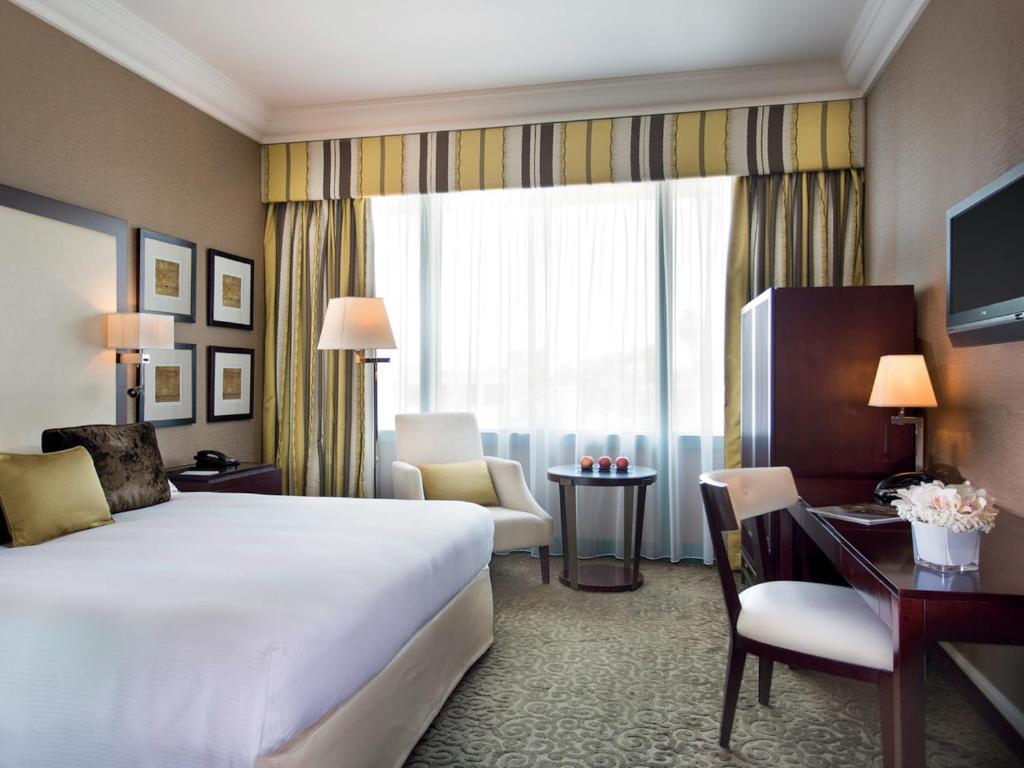 Mövenpick Grand Al Bustan Hotell Dubai Exteriör bild