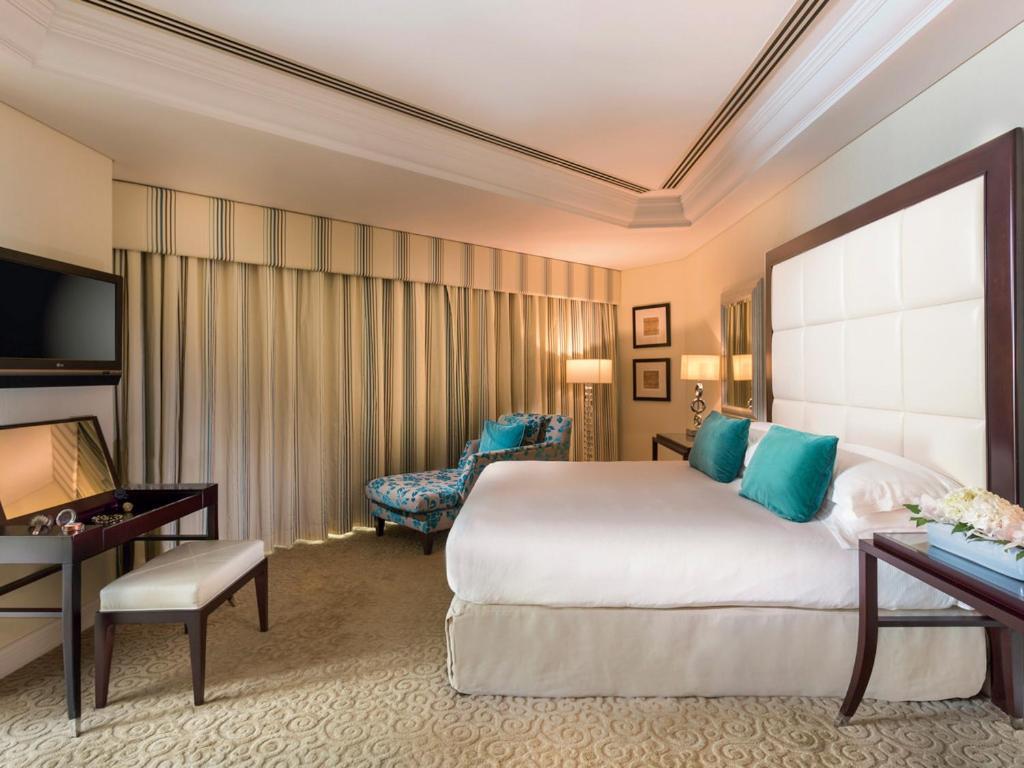 Mövenpick Grand Al Bustan Hotell Dubai Exteriör bild