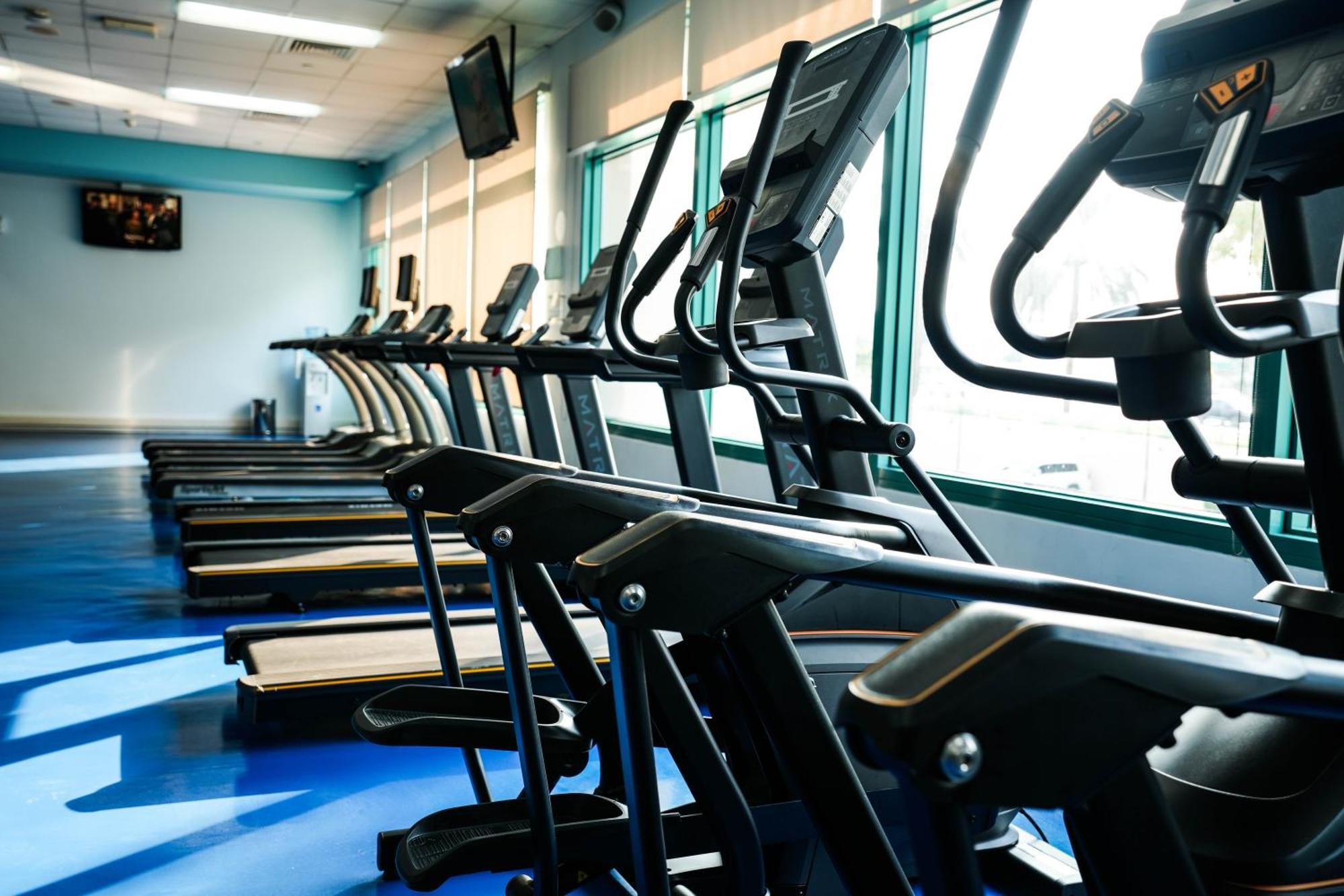 Mövenpick Grand Al Bustan Hotell Dubai Exteriör bild The gym at the National Training Centre