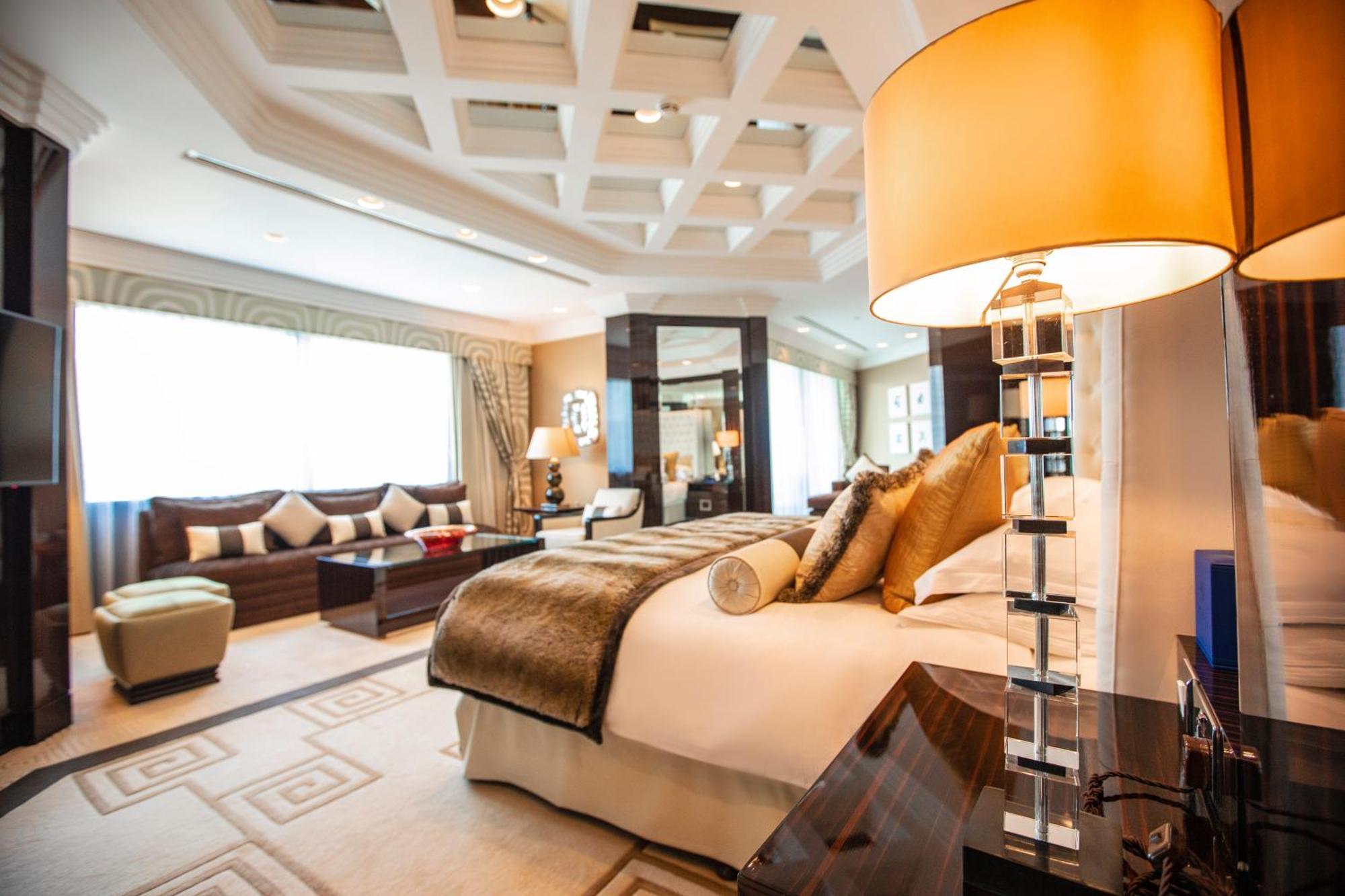 Mövenpick Grand Al Bustan Hotell Dubai Exteriör bild A suite at the Ritz-Carlton, DIFC
