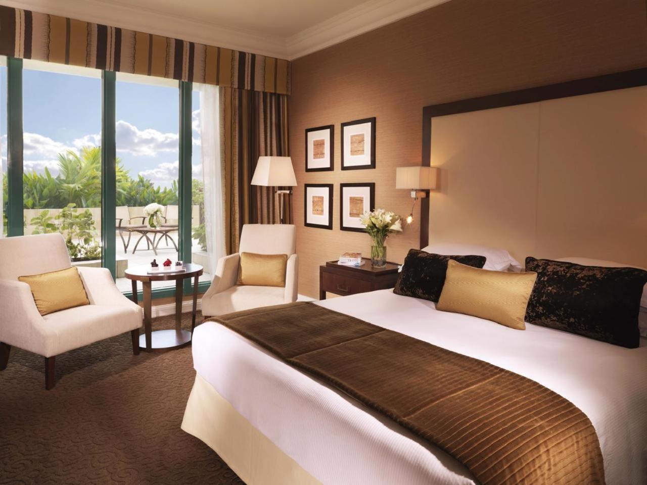 Mövenpick Grand Al Bustan Hotell Dubai Exteriör bild