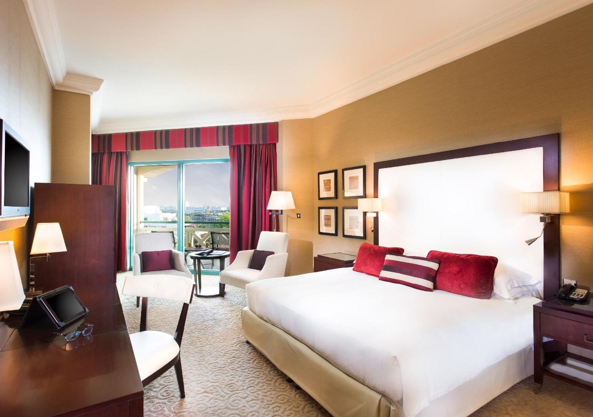Mövenpick Grand Al Bustan Hotell Dubai Exteriör bild
